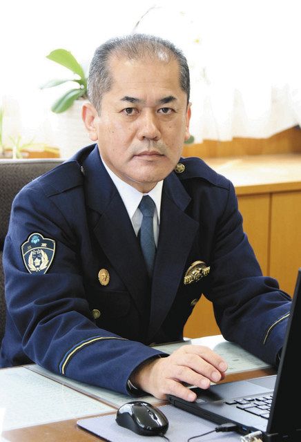 「ニセ電話詐欺の予防啓発」を重点課題に挙げる樋口署長＝名張署で