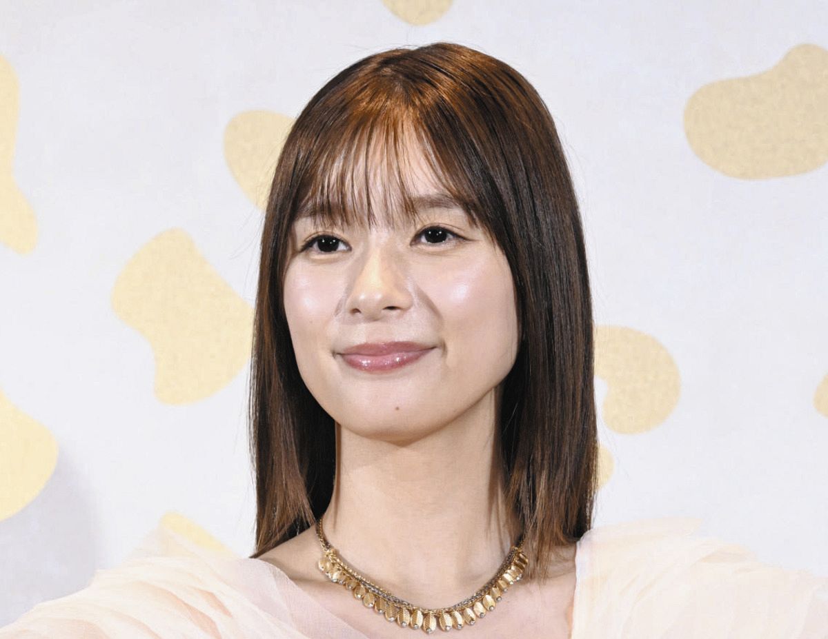 芳 根 京子 かわいい