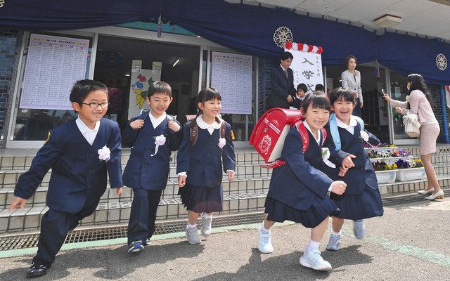 新１年生、ピカピカの笑顔に 県内小中学校で入学式：中日新聞Web