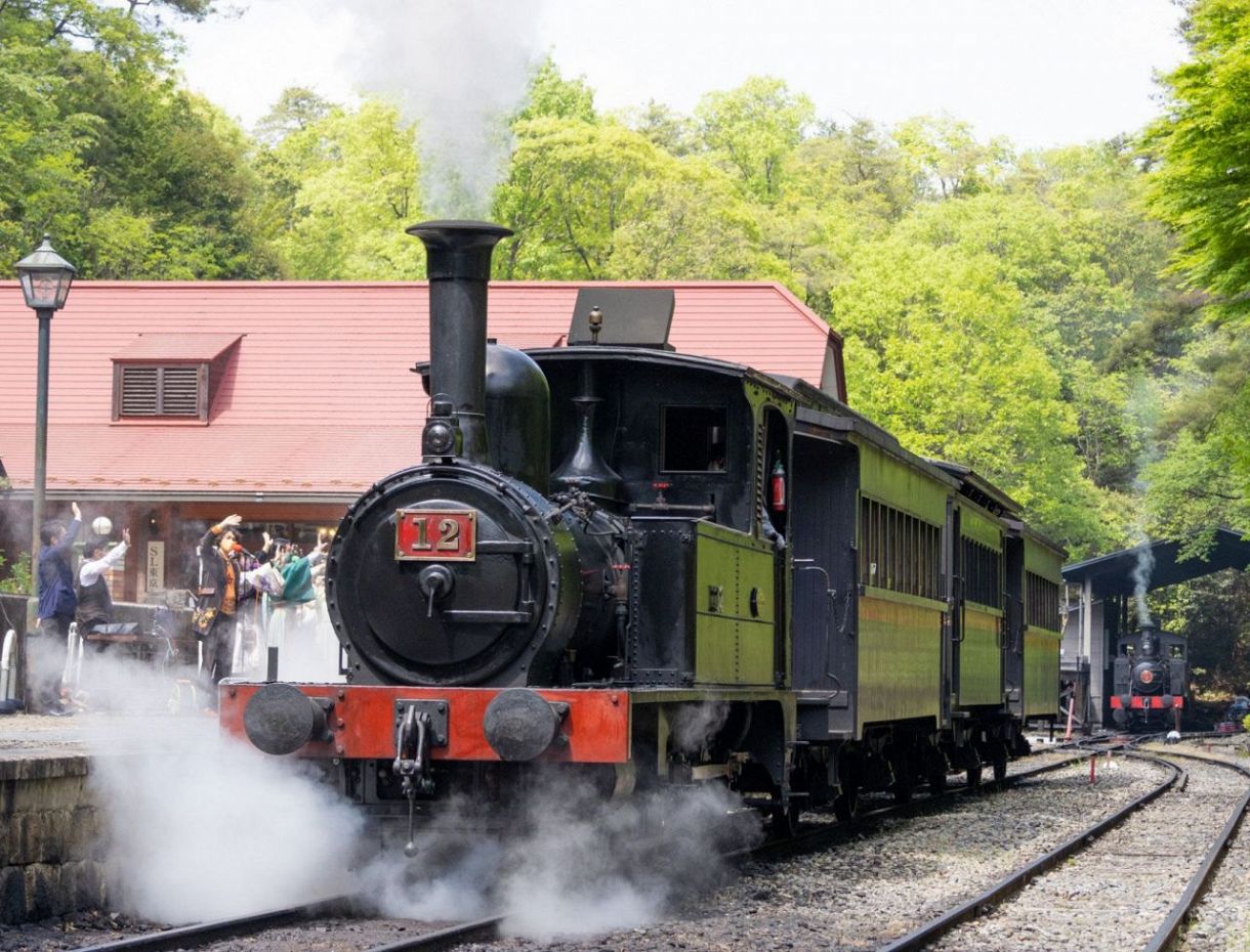 The oldest steam locomotive in Japan has resumed commercial