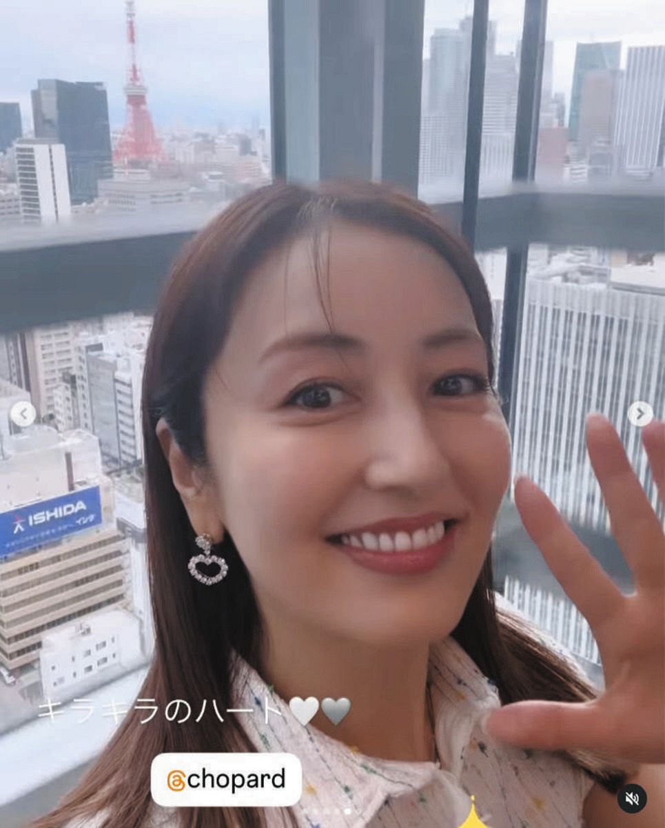 ◇矢田亜希子、「キラキラのハート」スマイル＆全身【写真複数】：中日