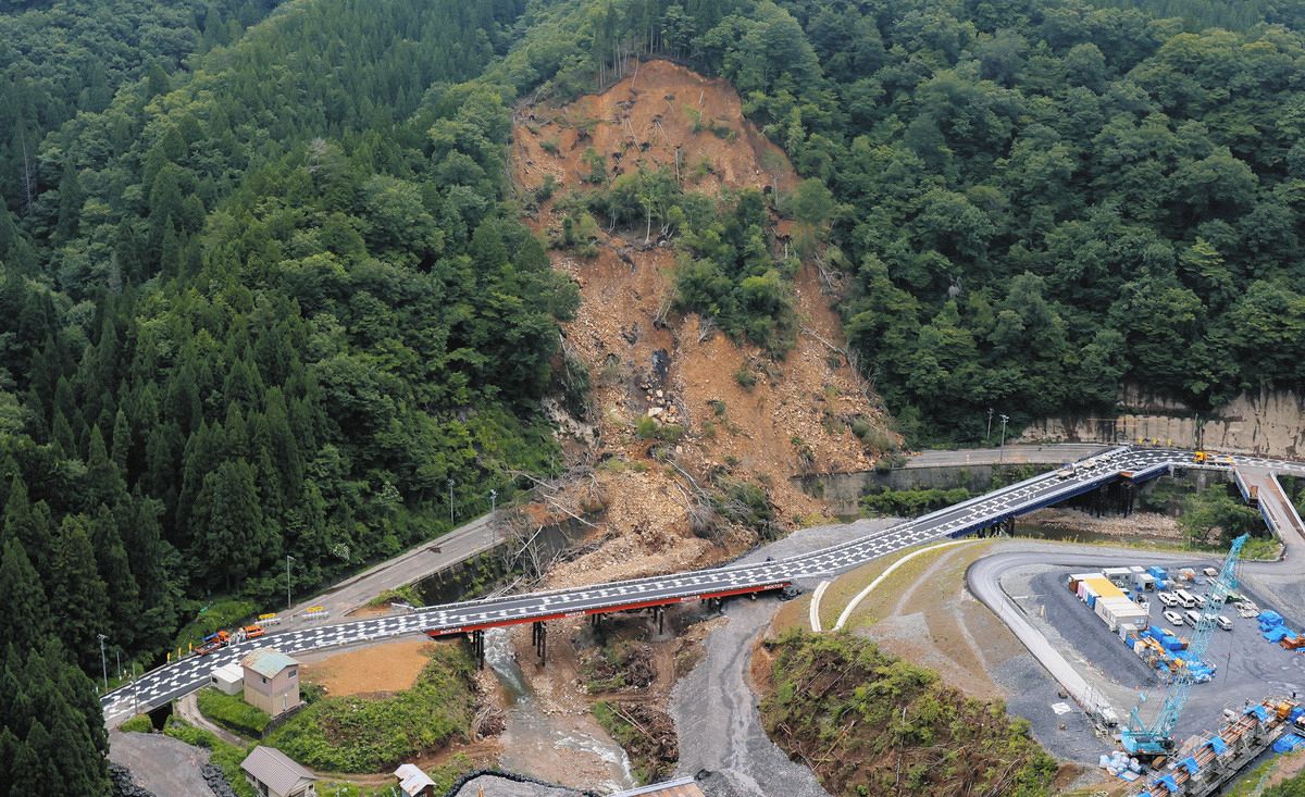 福井県大野市の国道158号の通行止め解除 仮設道路が完成、岐阜県境まで