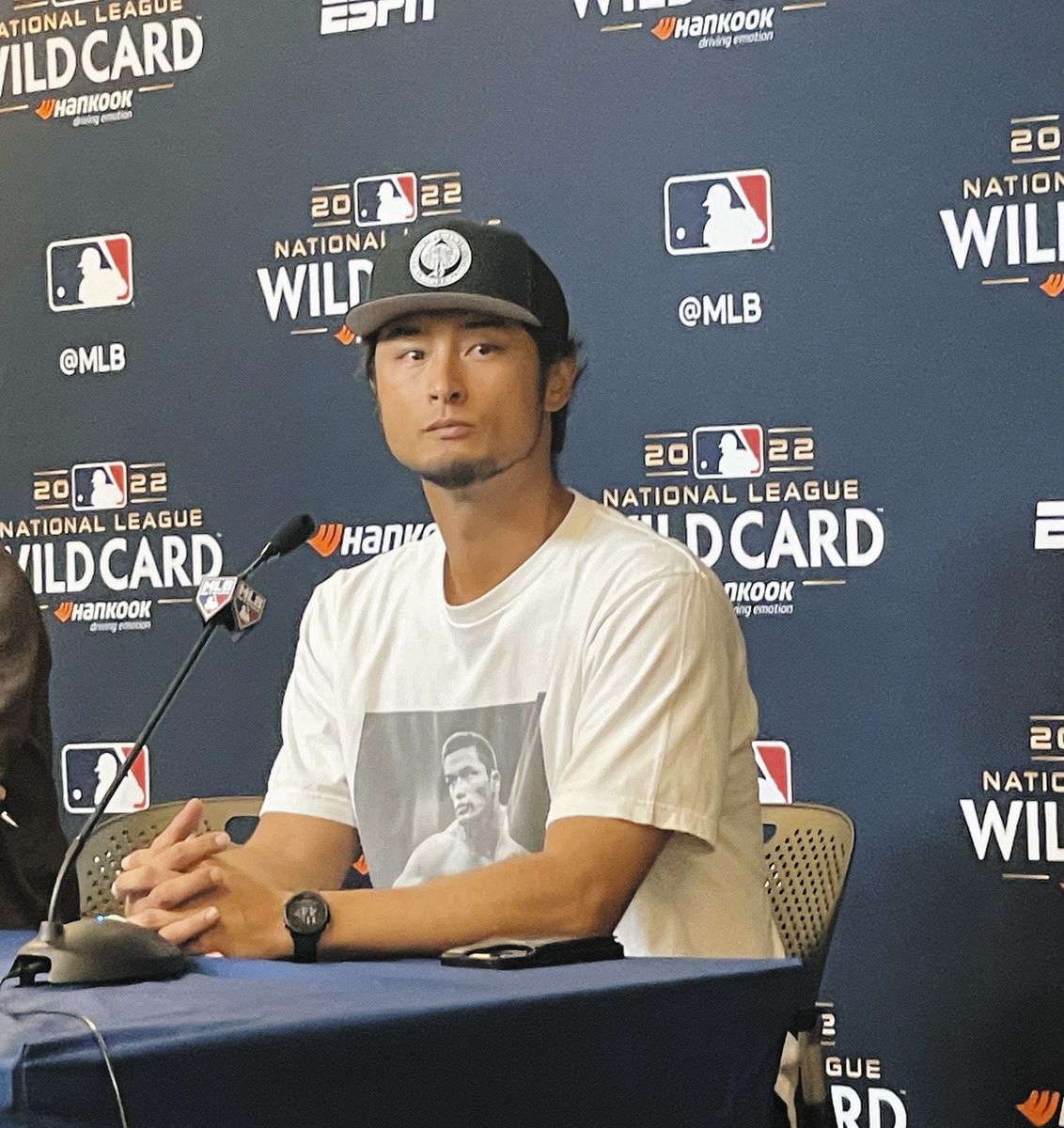 ◇「山本KID」Tシャツを着るダルビッシュ【写真】：中日スポーツ