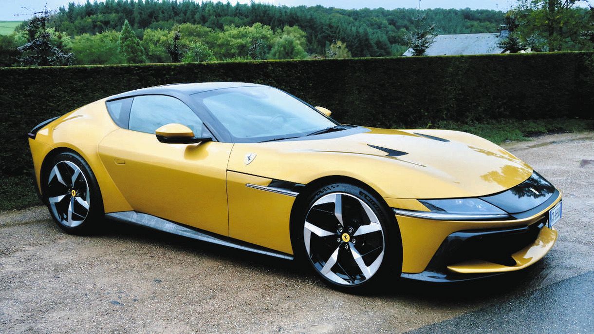 フェラーリ「12チリンドリ」 名は「12気筒」原点かつ高性能の象徴：中