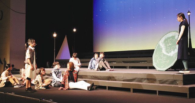 本番に向け迫力の舞台練習 米原で２０日ミュージカル上演：中日新聞Web