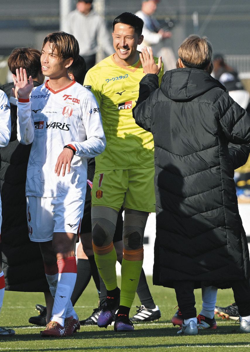 名古屋グランパスの新守護神・GKシュミット、元日本代表の看板に偽り