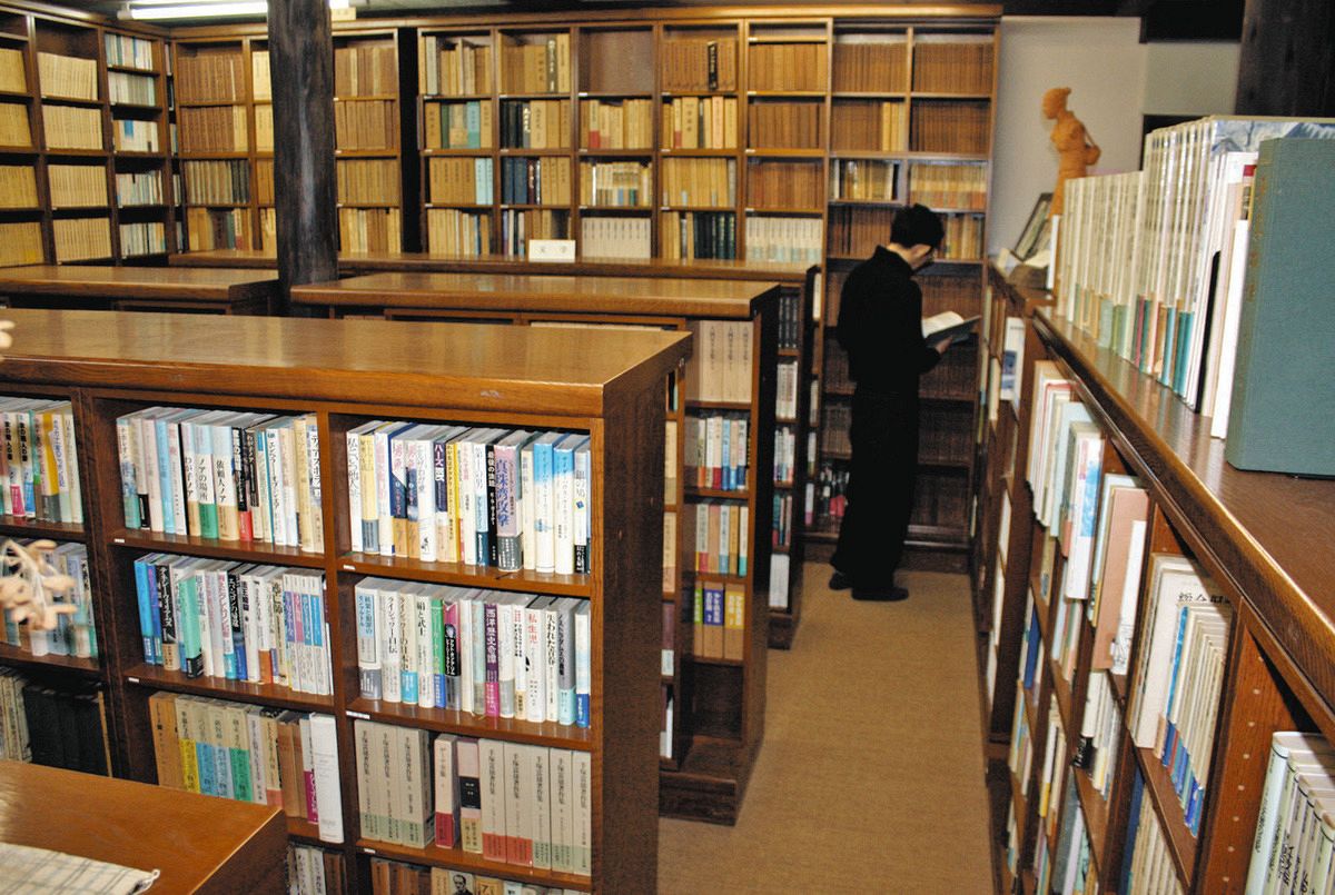 水上勉さんから君に贈る2万冊 私財投じた文化施設「若州一滴文庫」開館