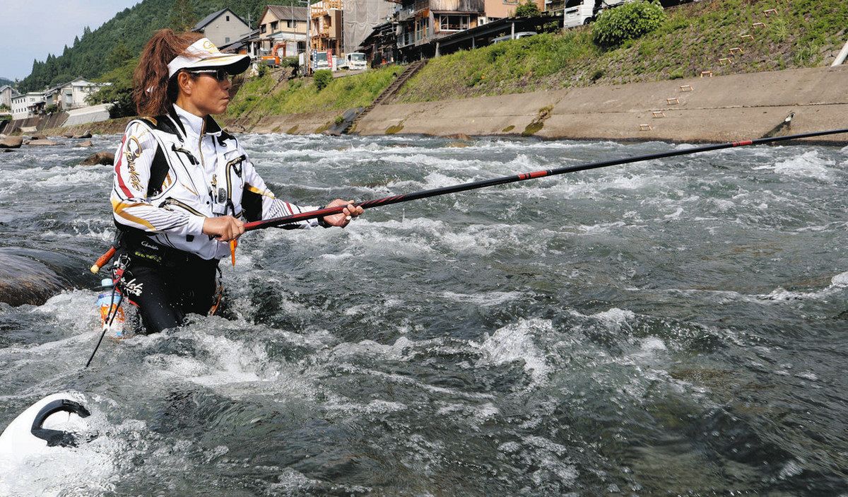 錦三ママ アユとの逢瀬 岐阜県白川町の白川：中日スポーツ・東京中日