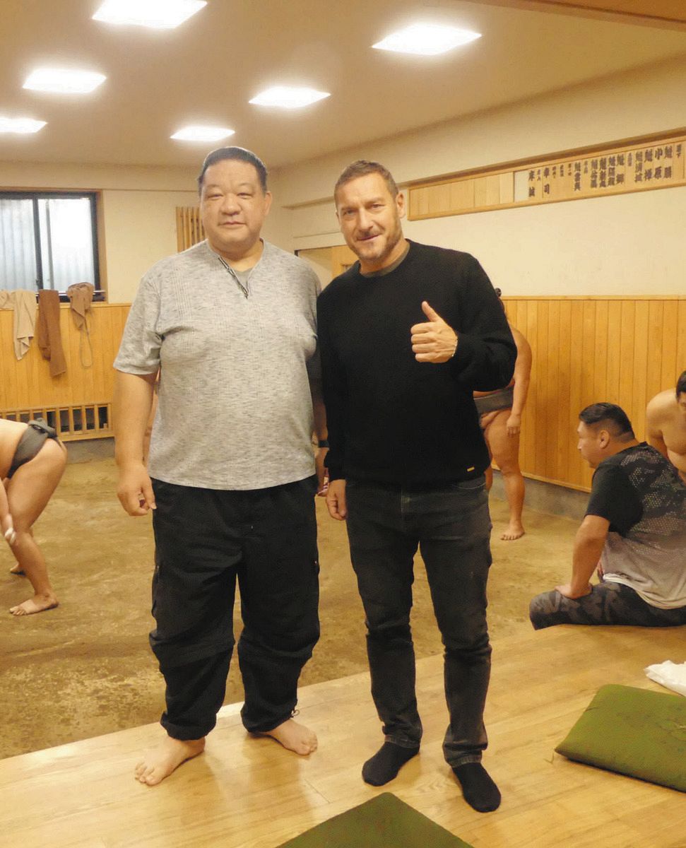 サッカーの元イタリア代表・トッティさん“まわし締めて土俵入りたい