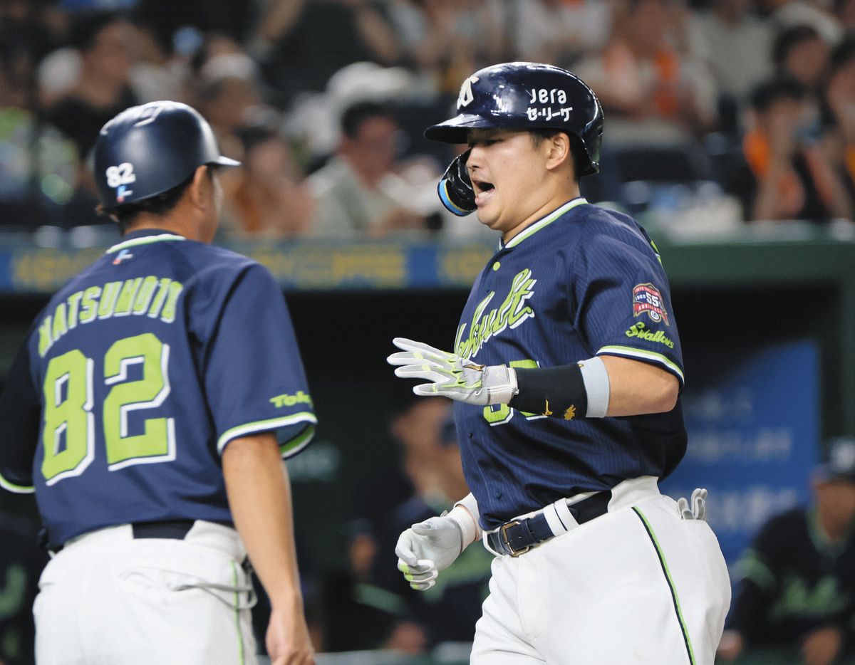 ヤクルト・村上宗隆が先制2ラン、6年連続20号 池山隆寛、ラミレス