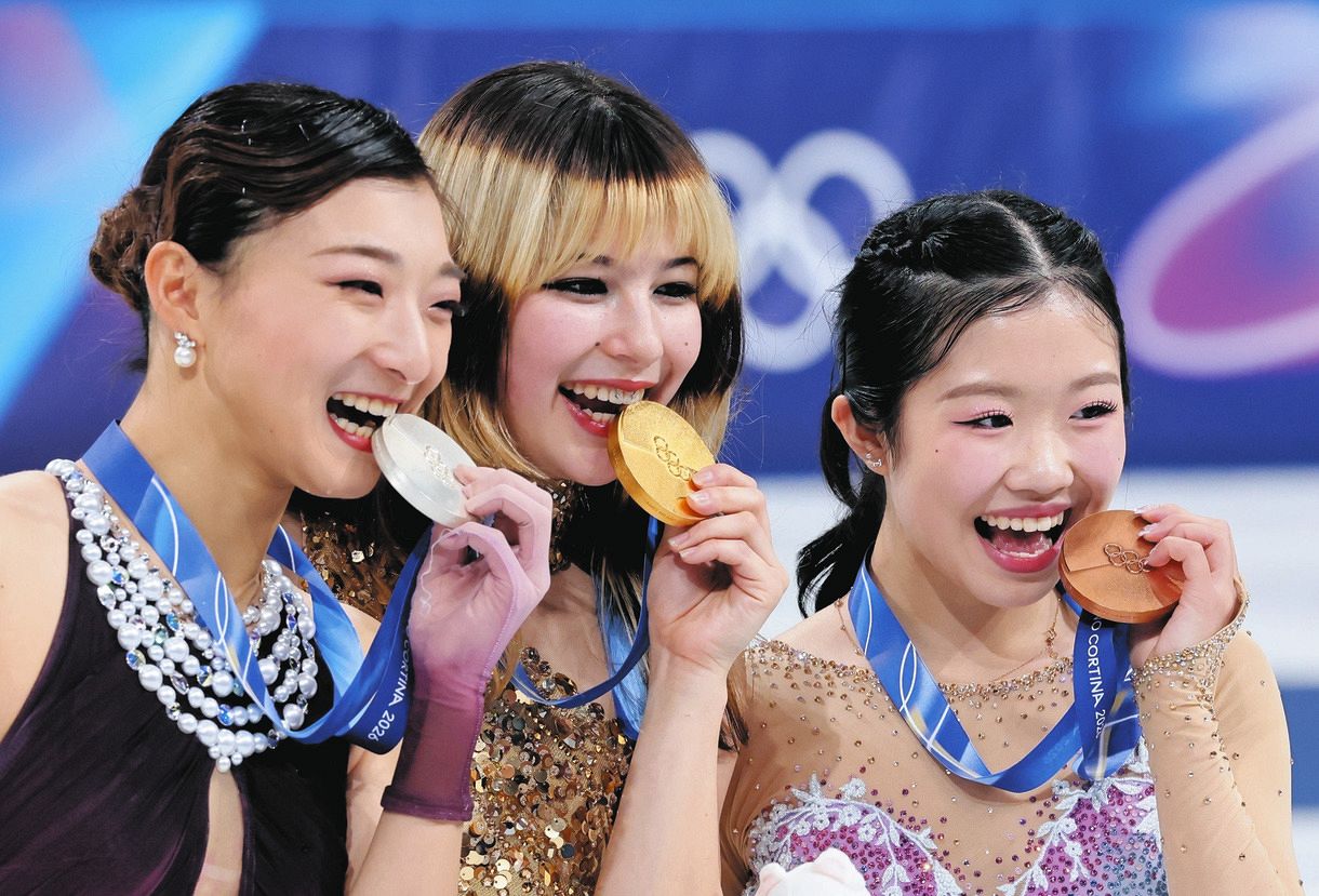 フィギュア・坂本花織＆アリサ・リュウ＆中井亜美の絆が話題 手を