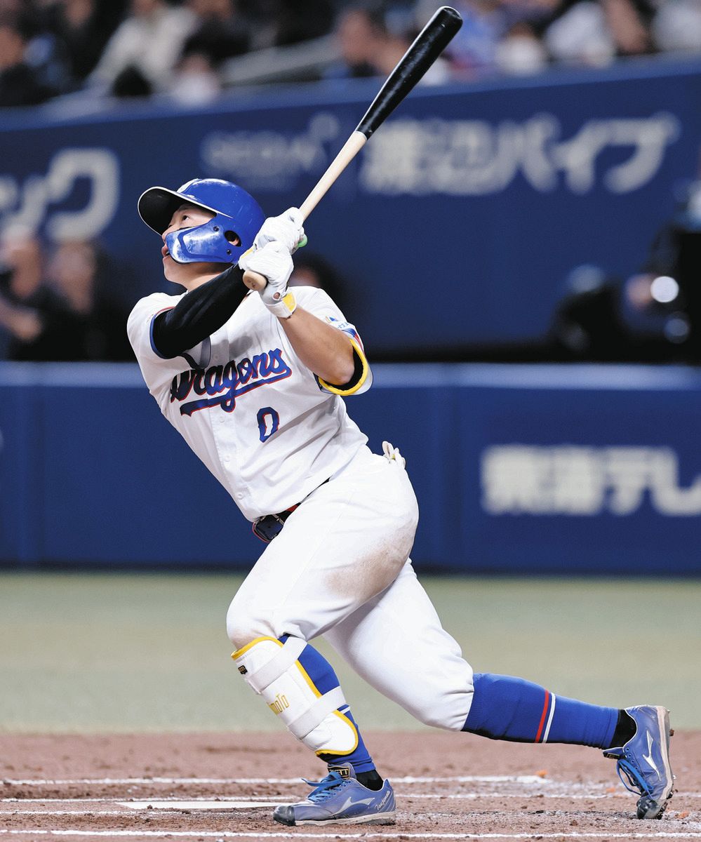 緊急出場の辻本倫太郎、オープン戦1号2ラン 2回にロッテ小島から左翼