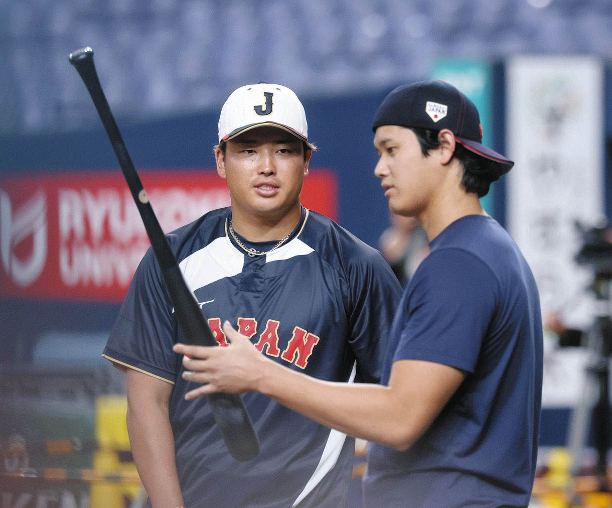 侍ジャパン・村上宗隆、合流即フリー打撃、大谷翔平のバットを借りて