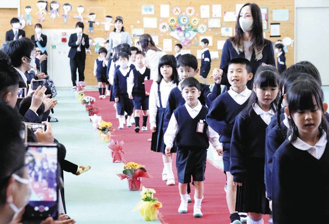 小学校入学式セット！ 県内公立312校で入学式 緊張と笑顔、新たな一歩：中日新聞Web