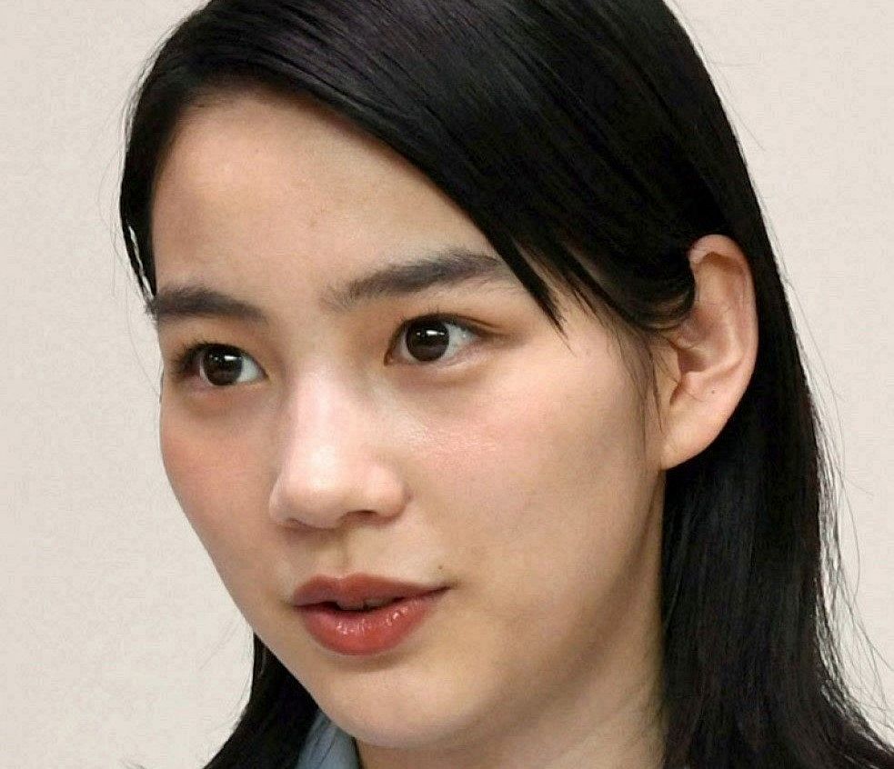 若手女優　顔アップ 