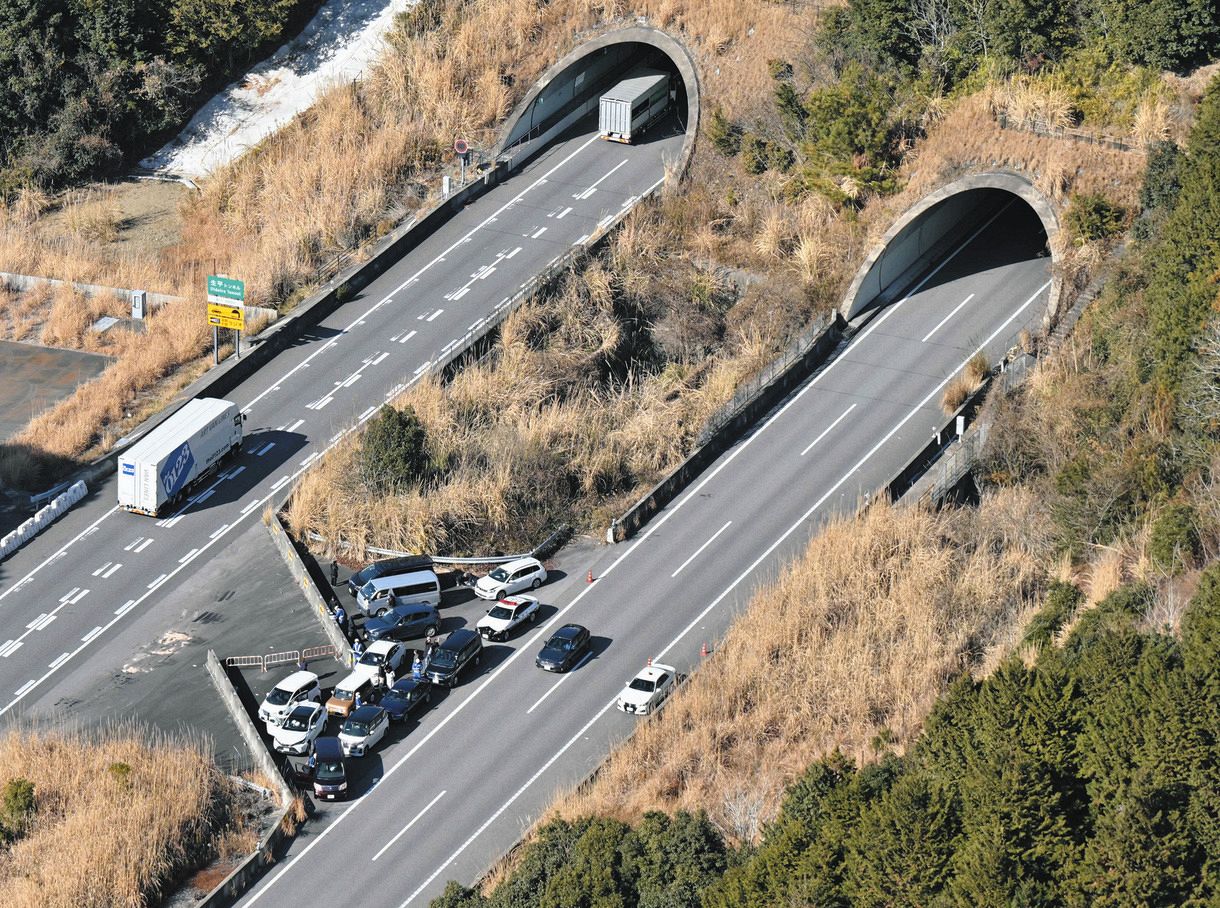 新 東名 高速 道路 事故