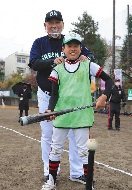 写真 清原さんの密着指導に子どもも笑顔 中日スポーツ 東京中日スポーツ