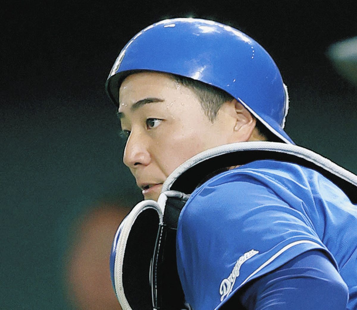 中日・石伊雄太が途中交代 梅野のワンバン止めようとした際、ボールが