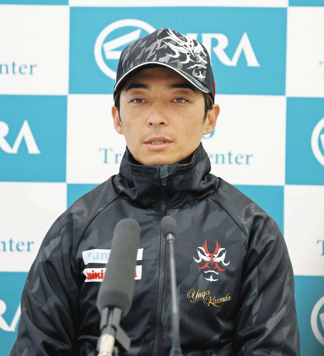 川田将雅2000勝記念ブルゾン