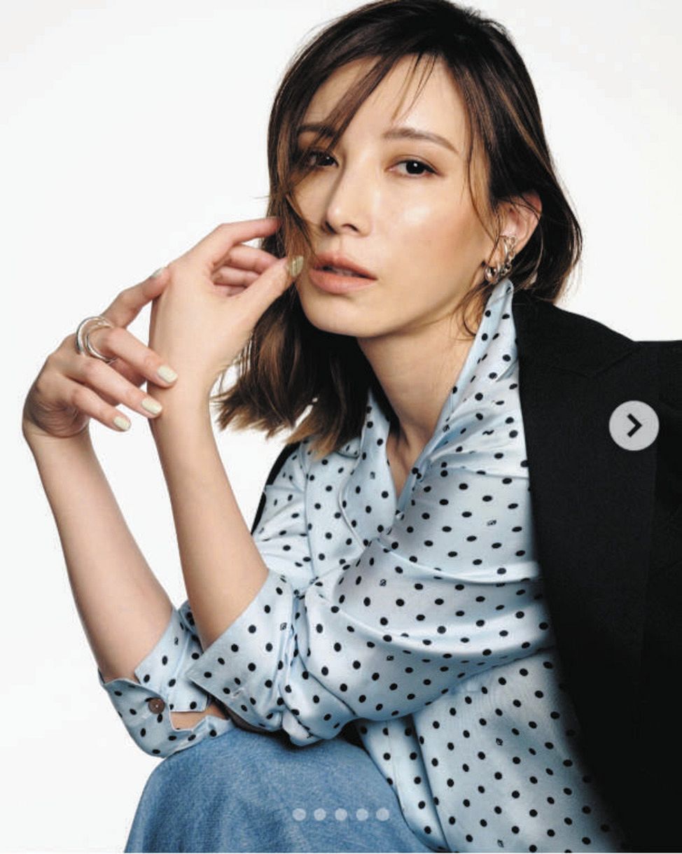 ◇42歳の加藤あい「美人過ぎて反則」【写真】：中日スポーツ・東京中日