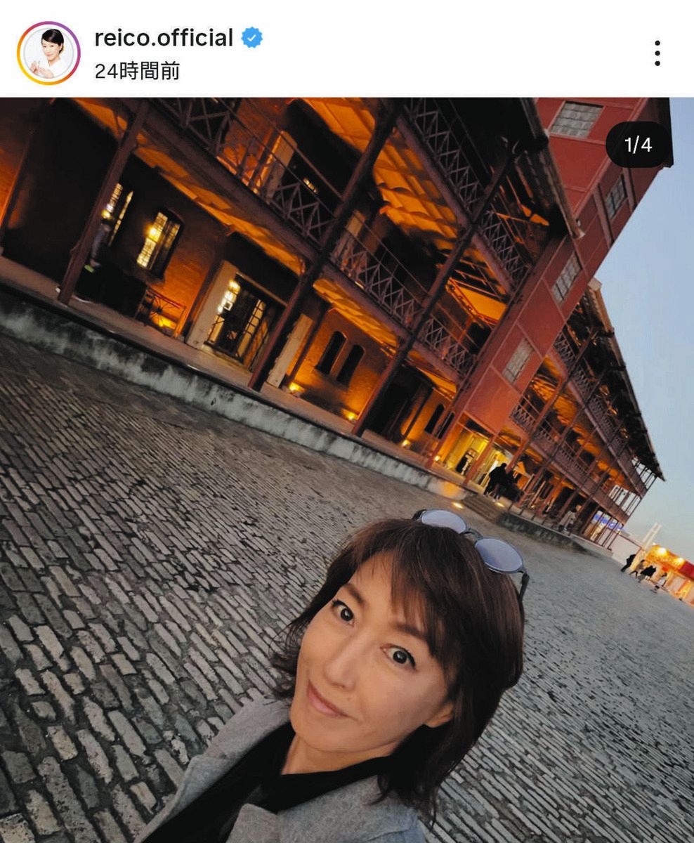 ◇高島礼子、赤煉瓦倉庫バックにおしゃれ『横浜散歩』【写真】：中日