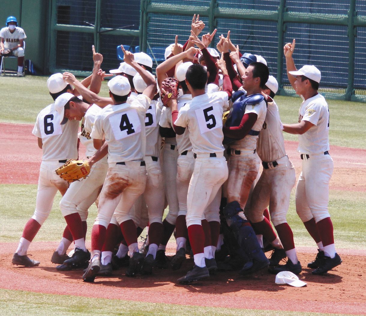 高岡商が4大会連続21度目甲子園「感無量。夢のよう」打率6割超え石黒内