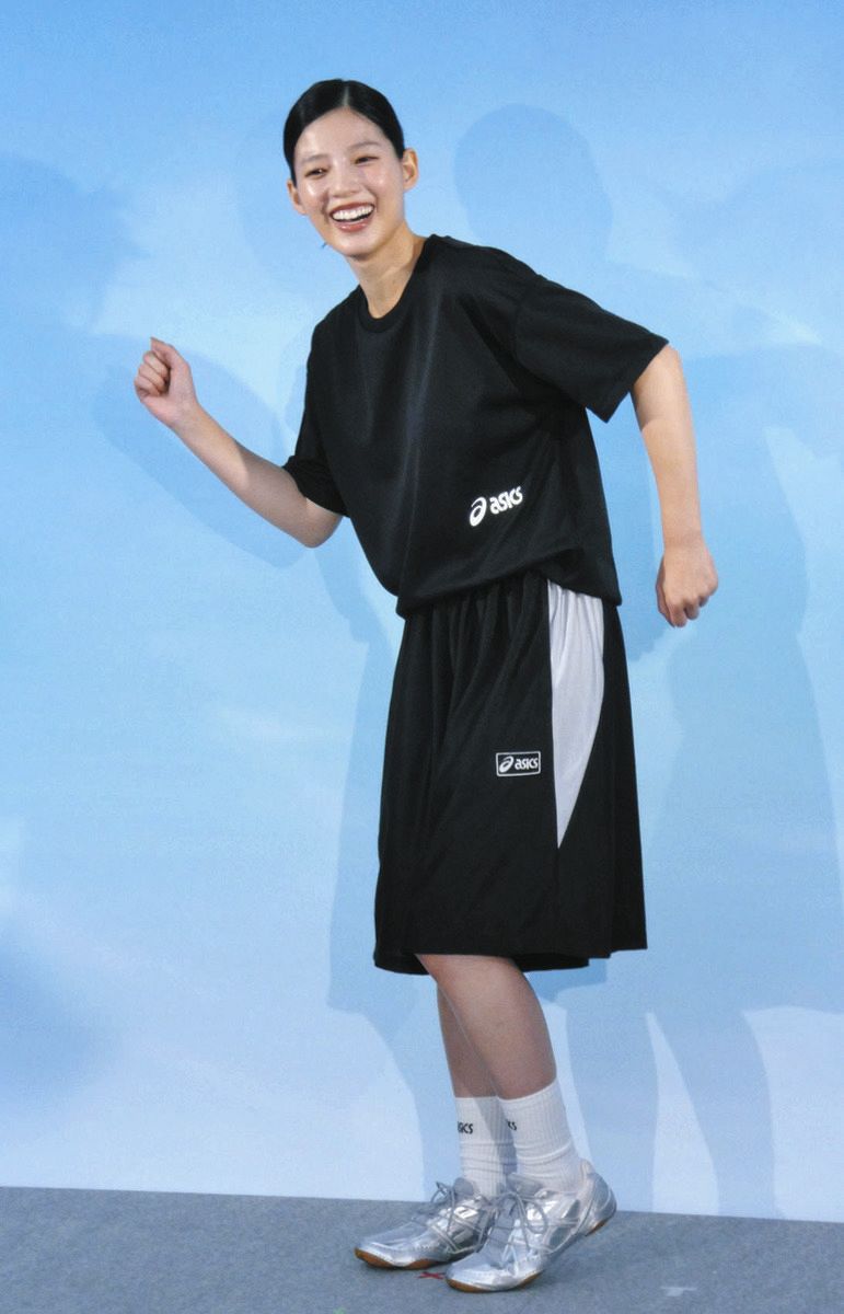 石井杏奈 背景ありクリアチャーム 石井杏奈「暑い中でも走ります」「疲れて寝たい」などとエネルギッシュ