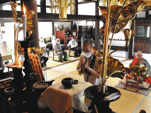 長政しのぶ ゆかりの地 徳勝寺で子孫ら合掌 中日新聞web