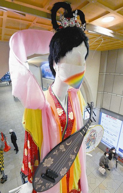 通風筒＞ ナナちゃんが弁財天に：中日新聞Web