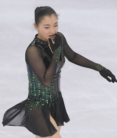 2年前の女王 坂本花織は大技挑戦も転倒 自分を信じ切ることができなかった 今季を象徴する試合に 中日スポーツ 東京中日スポーツ