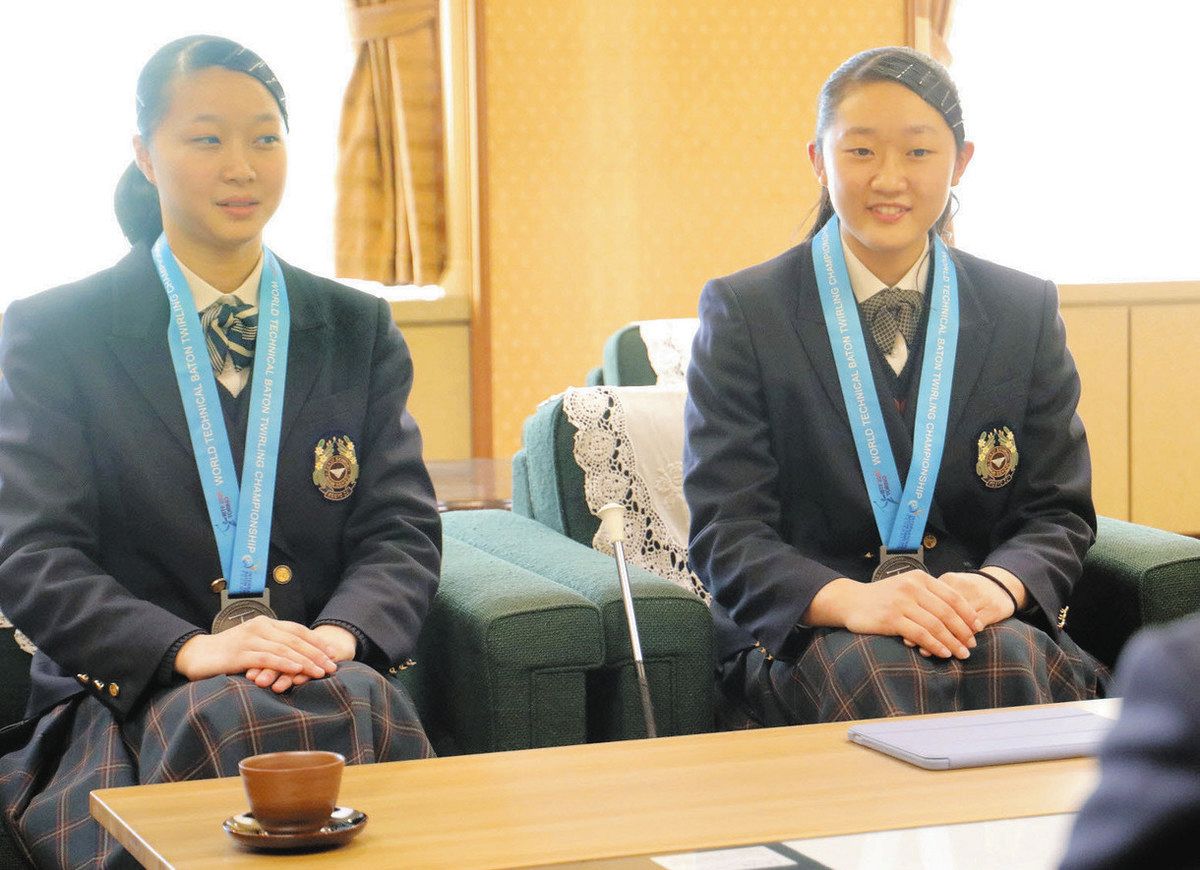 世界テクニカルバトントワーリングで銀メダル 大村さん、嶋田さん 知事
