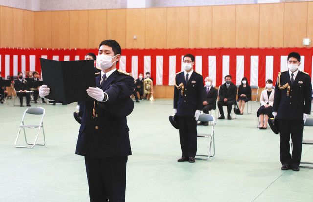地域に寄り添う 初任科の6人誓う 県警察学校卒業式 中日新聞web 地域に寄り添う 初任科の6人誓う 県警察学校卒業式 中日新聞web
