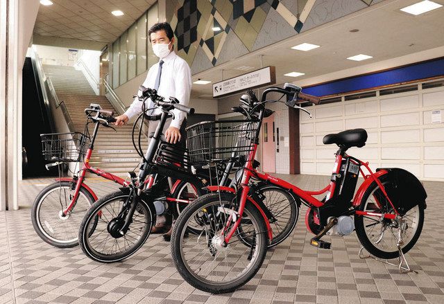 志摩市観光協会を通じて貸し出される電動自転車＝近鉄鵜方駅で