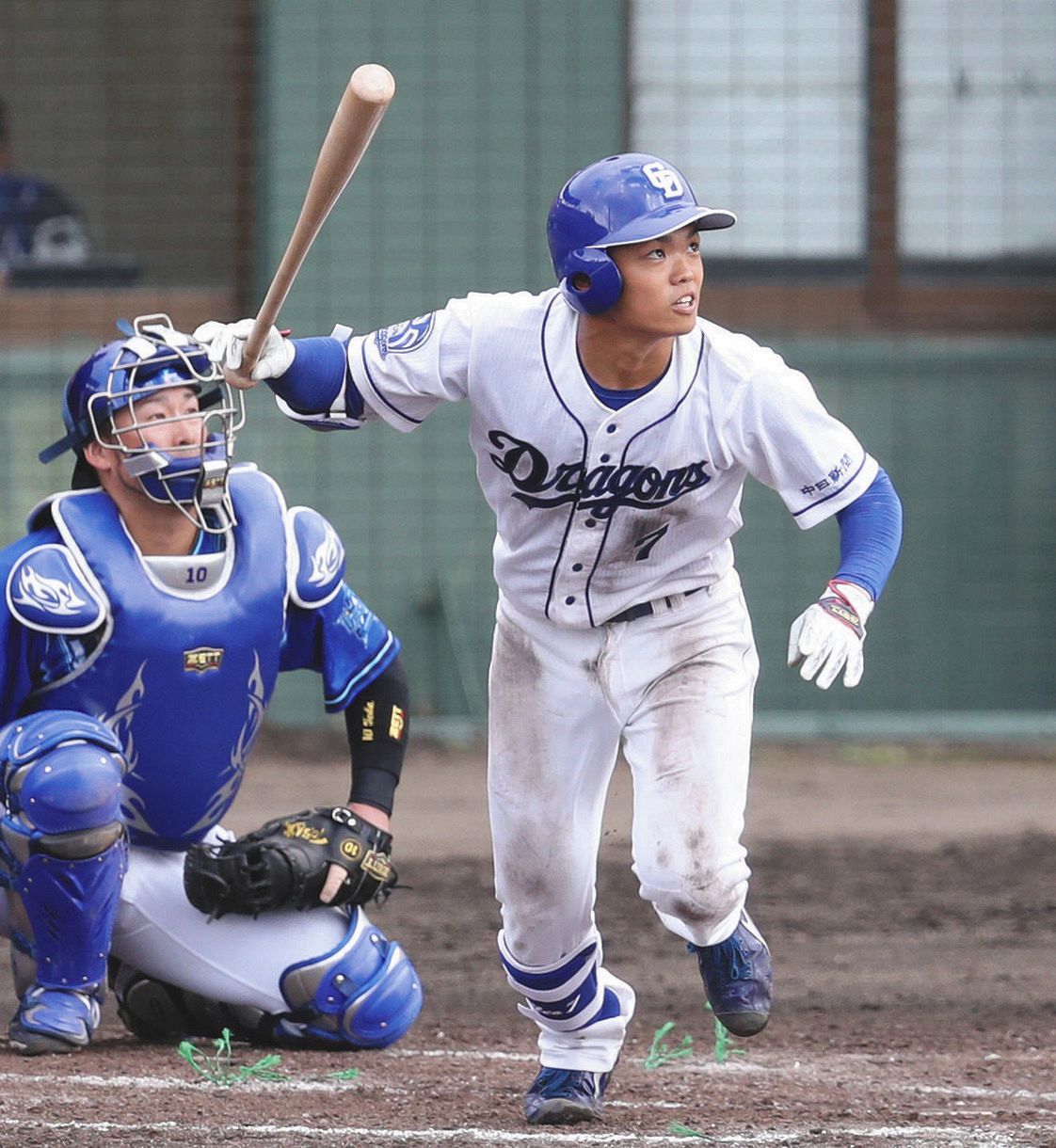 中日 根尾昂いきなり3安打猛打ショー 第4打席dena砂田の初球をセンター前に運ぶ 中日スポーツ 東京中日スポーツ