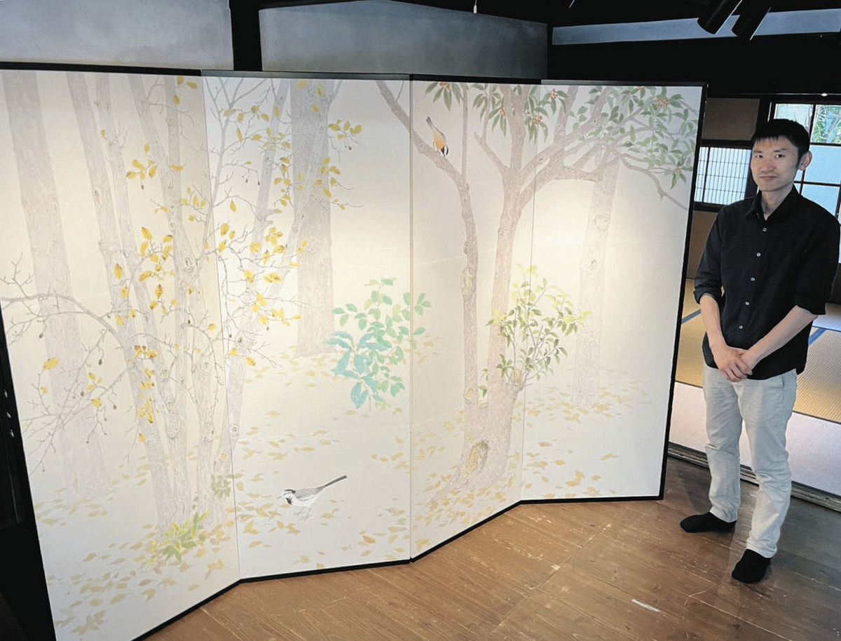 美濃和紙の風合い日本画の背景に 岐阜の向井さん 美濃・吉田工房で個展 