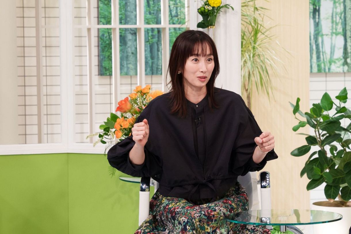 坂下千里子　スカート 
