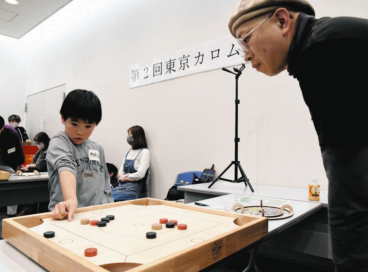 彦根の伝統ゲーム「カロム」東京で大会 入賞者にはひこにゃん人形：中 