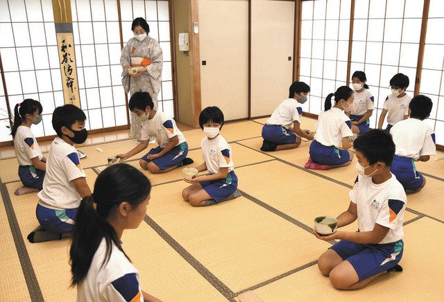 掛川の第二小児童が茶道体験 中日新聞しずおかweb