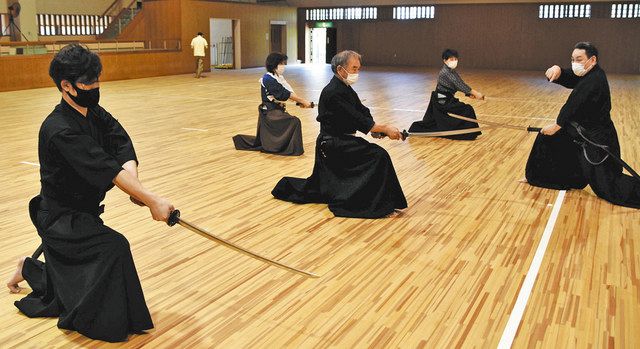挑戦求む 居合道教室 能登初 七尾で誕生 北陸中日新聞web