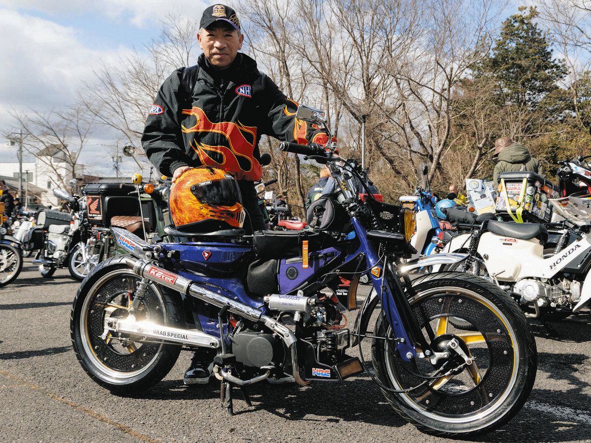 見渡す限りのスーパーカブ250台 集結した「カブ主」が話すこだわりや