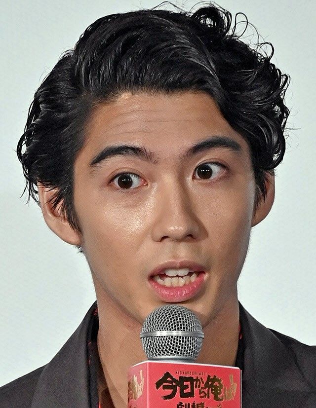 芸能人　鼻毛 賀来賢人「鼻毛カッター買った」使用後？ショット公開に「笑える」「鼻毛あってもイケメン」：中日スポーツ・東京中日スポーツ