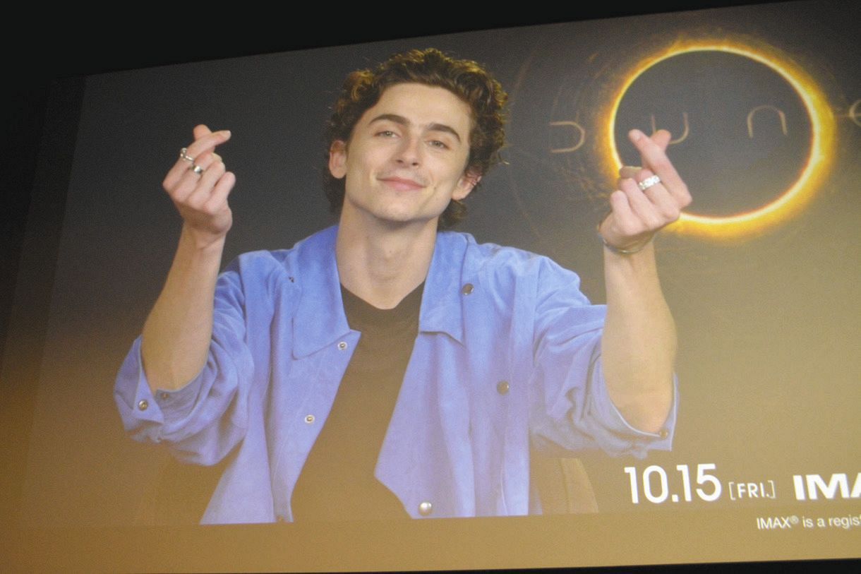 キュンです ポーズのサプライズ 河北麻友子 ティモシー シャラメに大興奮 表情と目力がすごい 中日スポーツ 東京中日スポーツ