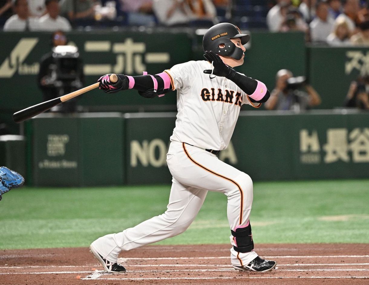 巨人・丸佳浩、先頭打者ホームラン DeNAジャクソンから右翼席へ