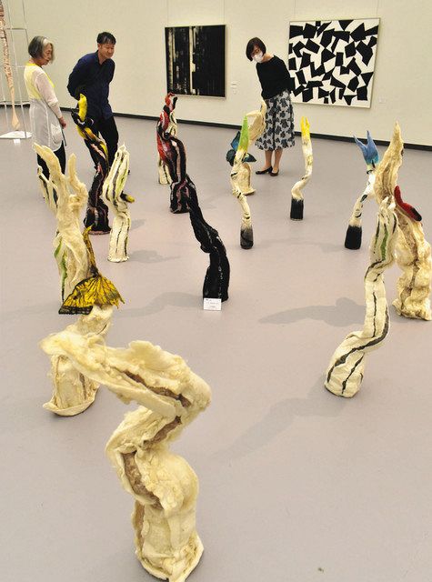 心に残る抽象画や立体作 名古屋で中部作家展：中日新聞Web