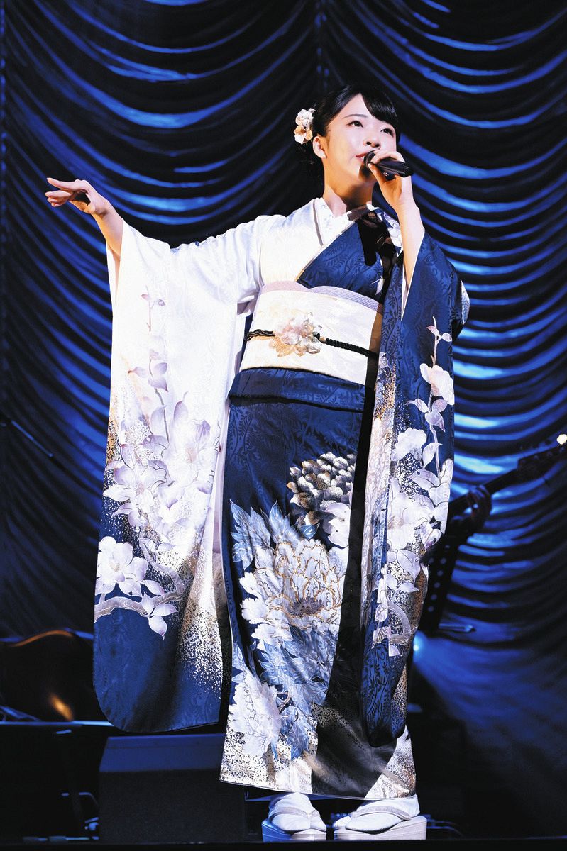 演歌歌手・梅谷心愛「今がまさに青春」デビュー3周年コンサートで