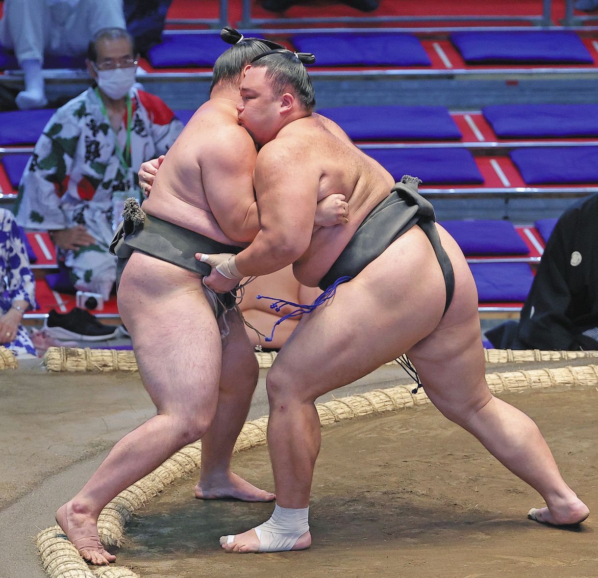 大相撲名古屋場所】処分明けの朝乃山、三段目での再起戦で白星 「信用を取り戻したい」：中日スポーツ・東京中日スポーツ