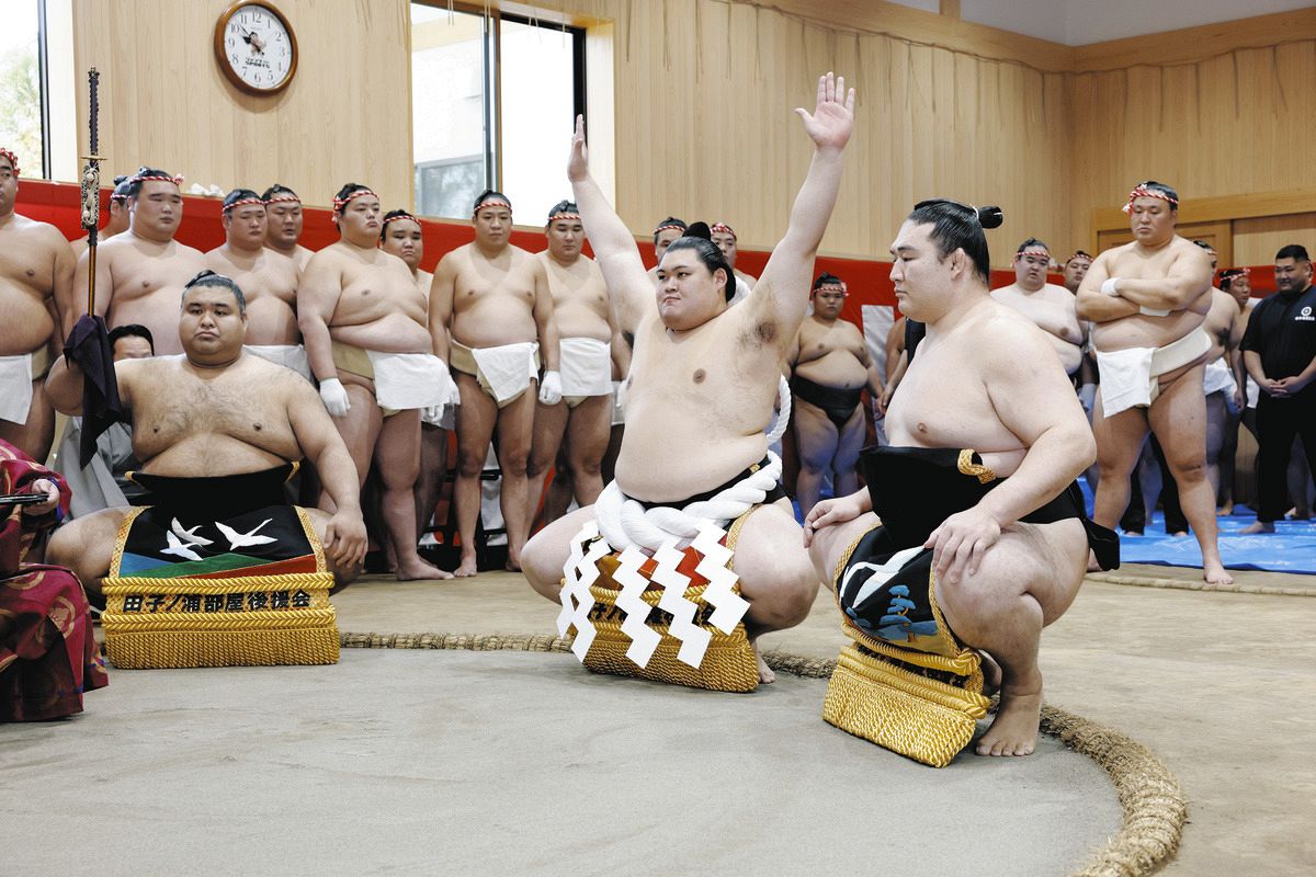 大相撲】大の里、新横綱での優勝をWで後押し「師匠のV三つぞろえ