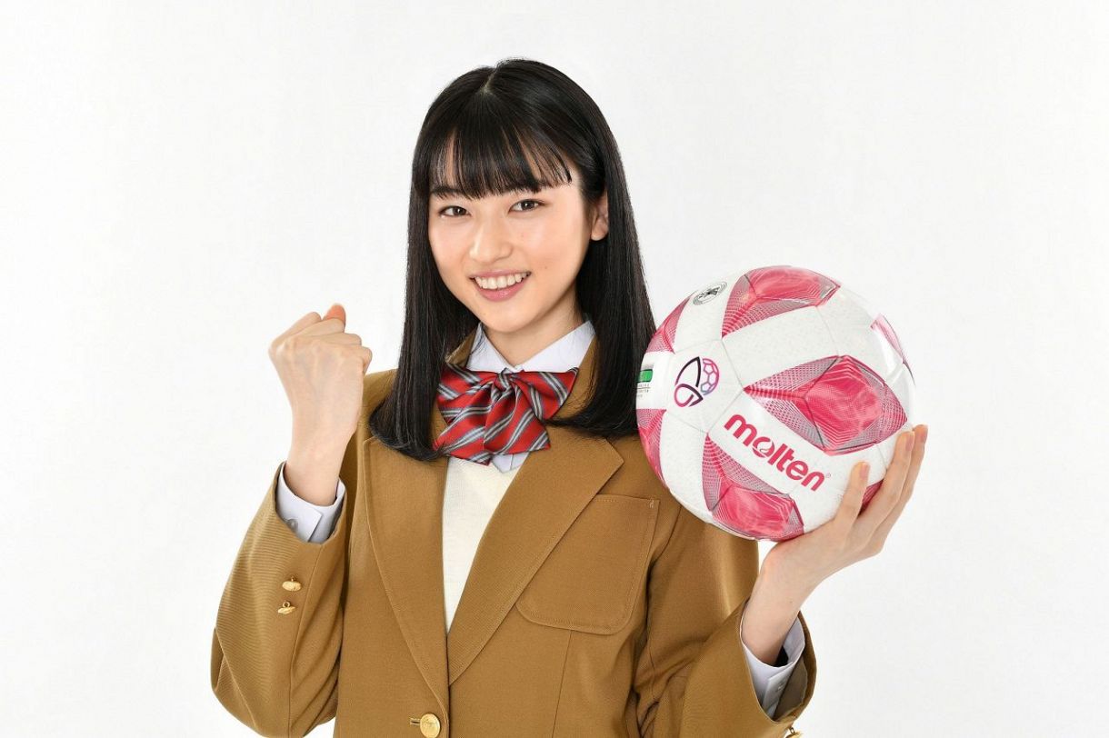 高校女子サッカーの初代応援マネージャーに就任した菊池日菜子
