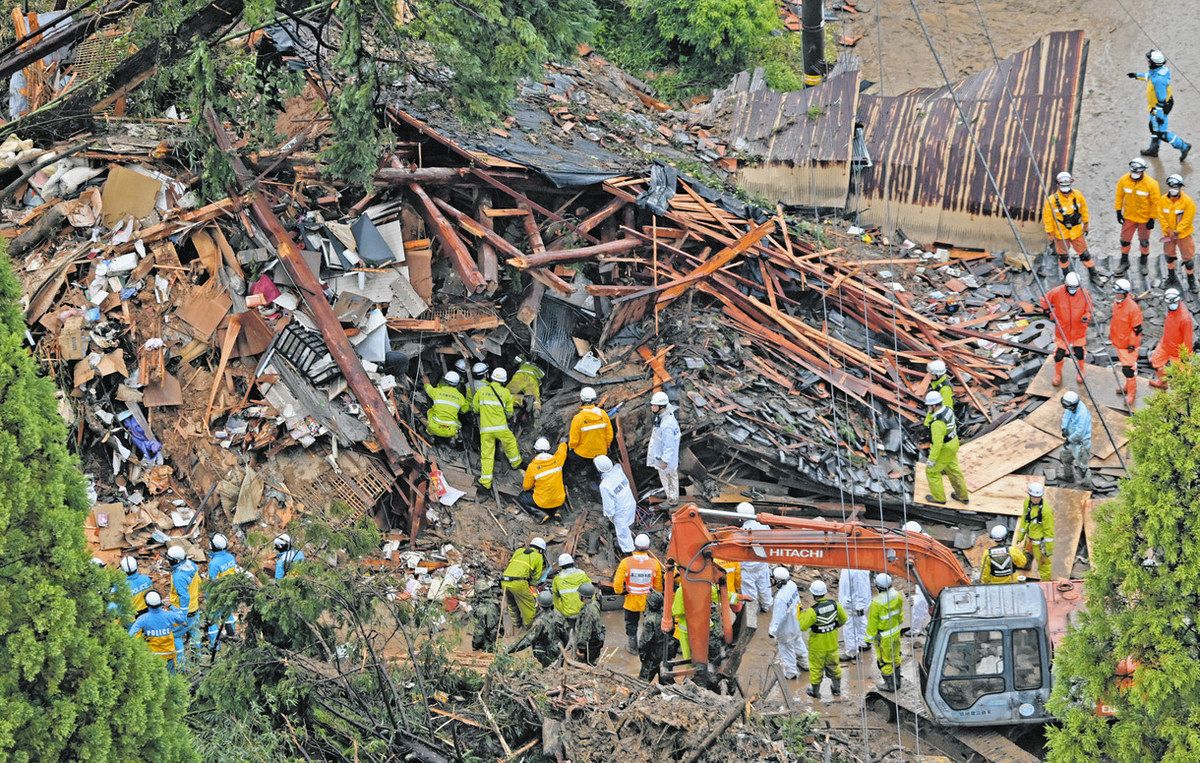 1年前、号泣しながら家族3人の死亡確認をした 蒲郡土砂崩れで自宅崩壊