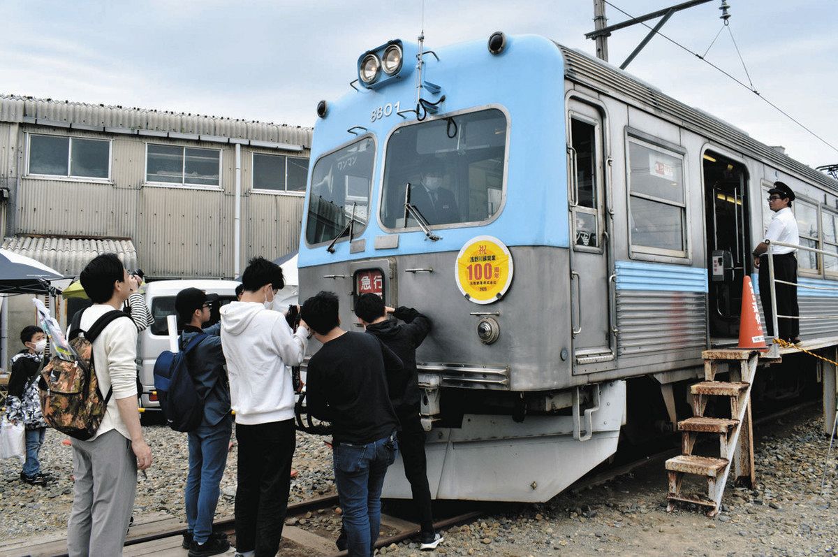 開業100年 車両に親しむ 内灘駅で「あさでんまつり」：北陸中日